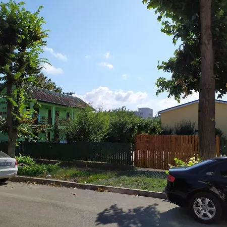 Casa Cu Flori * تيشيرغيول