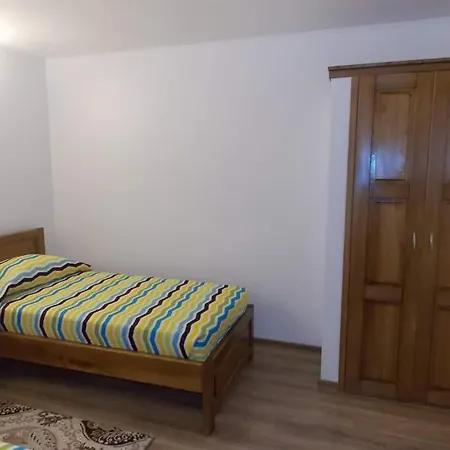 Casa Cu Flori * تيشيرغيول