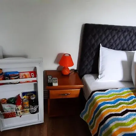Casa Cu Flori بيت ضيافة تيشيرغيول
